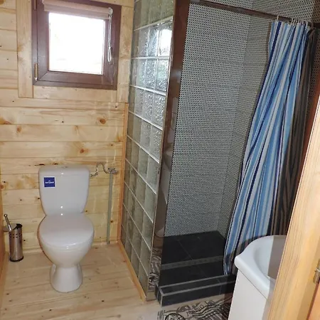 Gerendaház Kayman Rewal